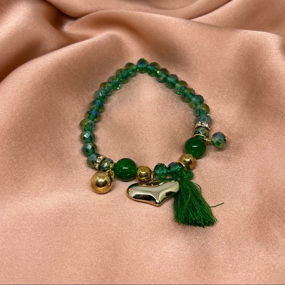 Green Crystal Gold Spacer Heart Charm Tassel Bracelet - Picture 3 of 4